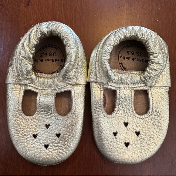 Bird Rock Baby 6.5 gold leather Mary Jane moccasin - Picture 1 of 5